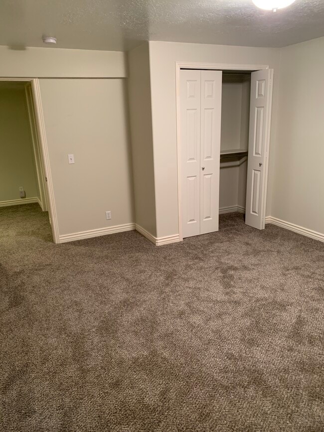 Building Photo - 325 E 100 S