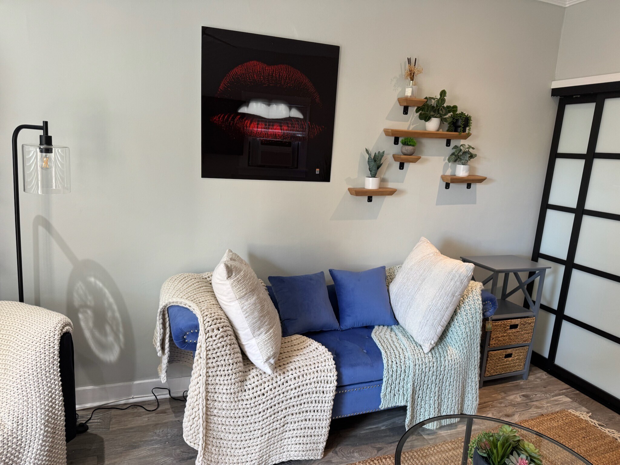 Building Photo - 5919 Lexington Ave