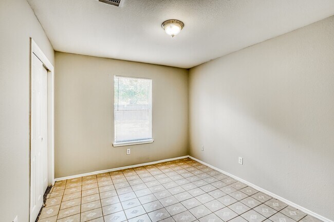 Building Photo - 9342 Bowmore Ct