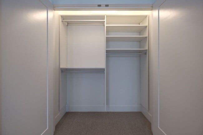 Building Photo - 2BR/2BA Old Port Condo Onsite Parking Available, Fitness Room and Elevator