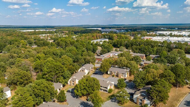 Building Photo - Fully Remodeled 2 Bed / 2 Bath Lower-Level Condo with Balcony