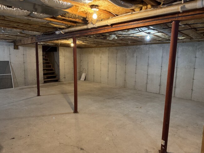 Building Photo - 32 Murphy's Dr