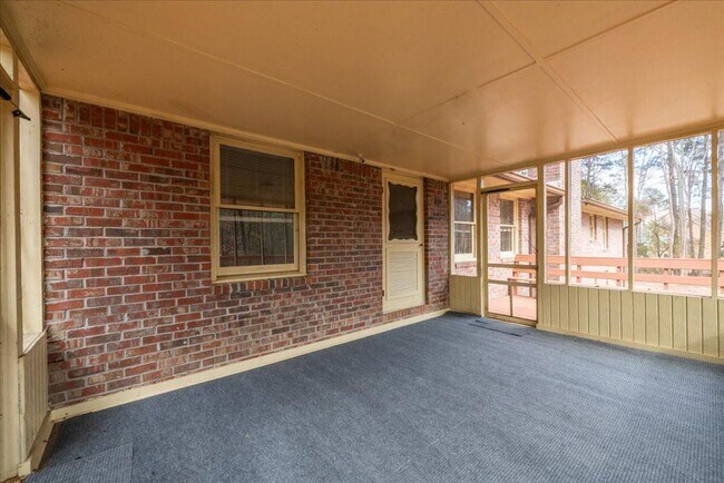 Building Photo - 4967 Macland Rd