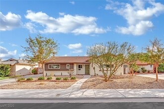 Building Photo - 1501 Strong Dr