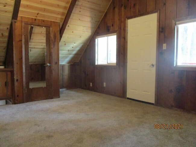 Building Photo - One Bedroom PLUS Loft!! Completely redone!  Beautiful Sierra Village Chalet!