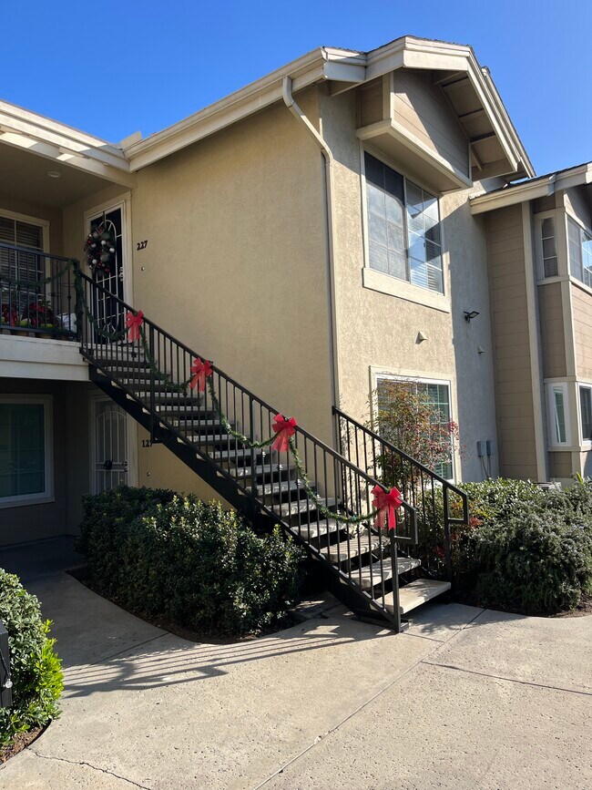 Building Photo - 3545 Grove St