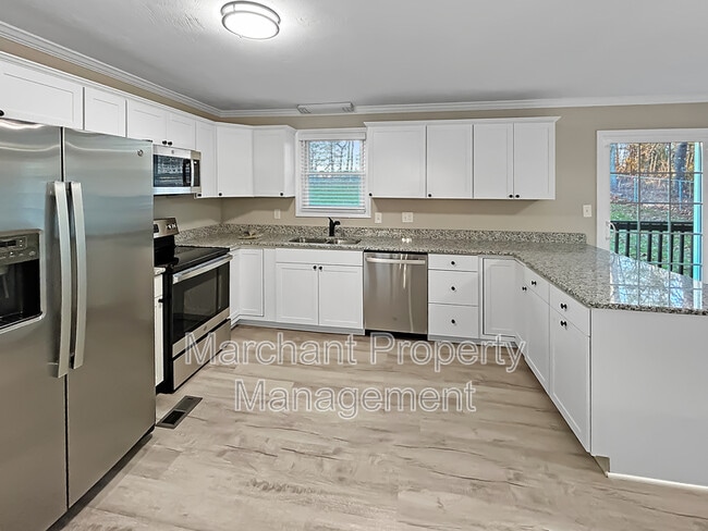 Building Photo - 105 Sexton St