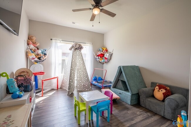 Building Photo - 117 Red Fox Wy