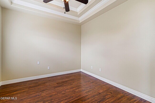 Building Photo - 6285 Wildwood Ct