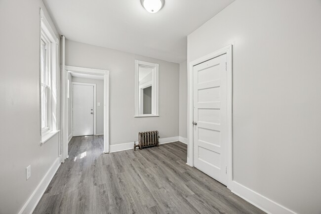 Building Photo - 1723 W Butler St