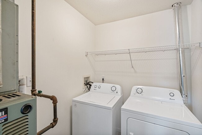 Building Photo - 3509-3511-3511 La Mesa Dr