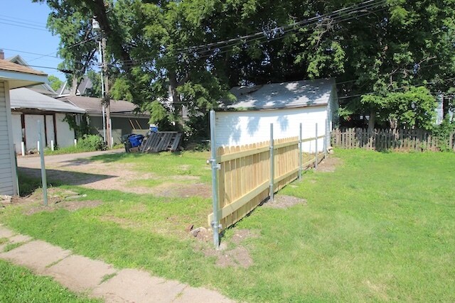 Building Photo - 1626 B-C