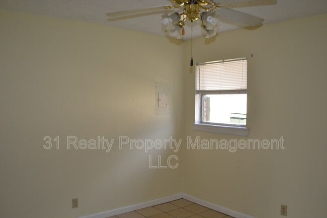Building Photo - 706 Frisco Rd