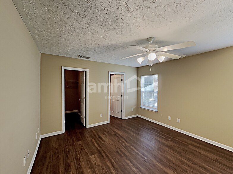 Building Photo - 1375 E Nir Shreibman