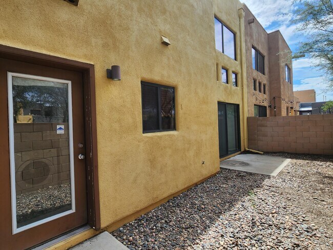Building Photo - 4179 N Fortune Loop