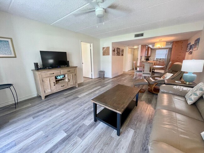 Building Photo - Furnished 2 Bed, 2 Bath Condo – Available Now!