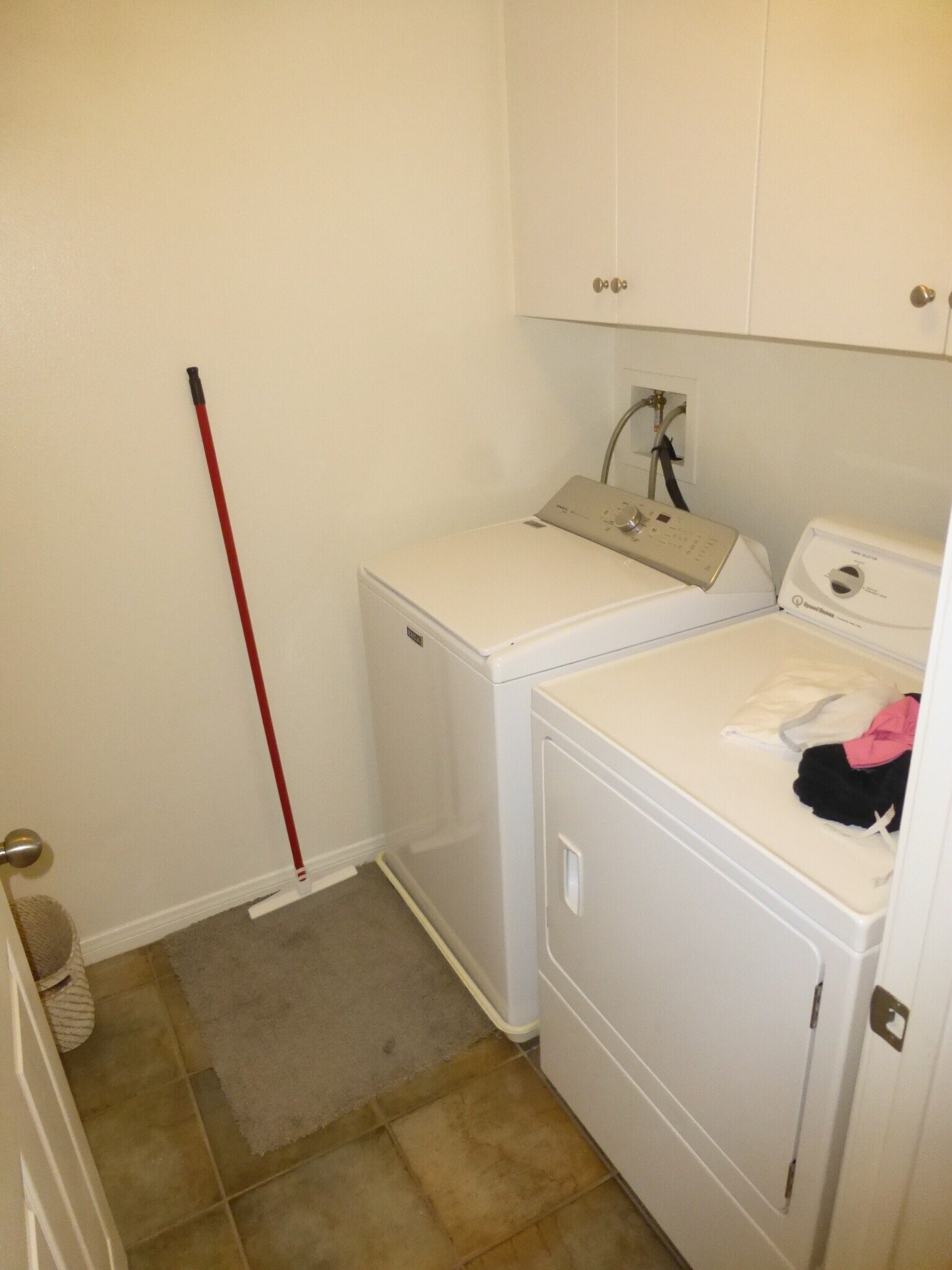 Building Photo - 416 W Linden Dr