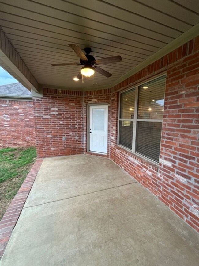 Building Photo - Beautiful 3/2 Brick Home Millers Glen Subdivision of Sherwood, Arkansas