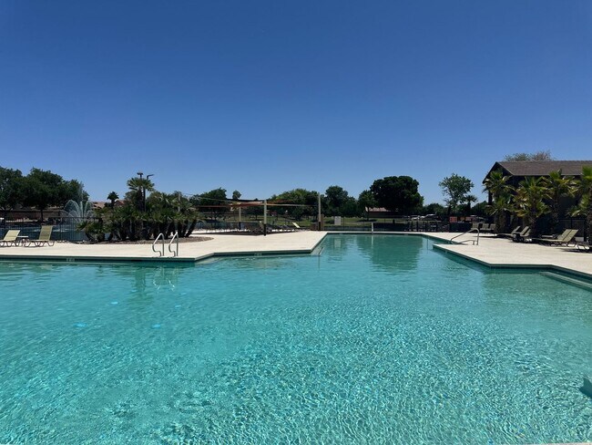 Building Photo - 3 Bedroom 2.5  Bathroom  - Villages at Ran...