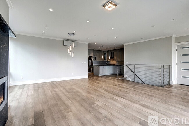 Building Photo - 216 5th Ave