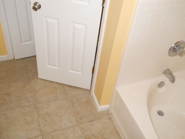 Building Photo - 3 BR 2 BA in Hahira
