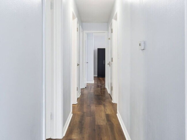 Building Photo - 5151 W Agatite Ave