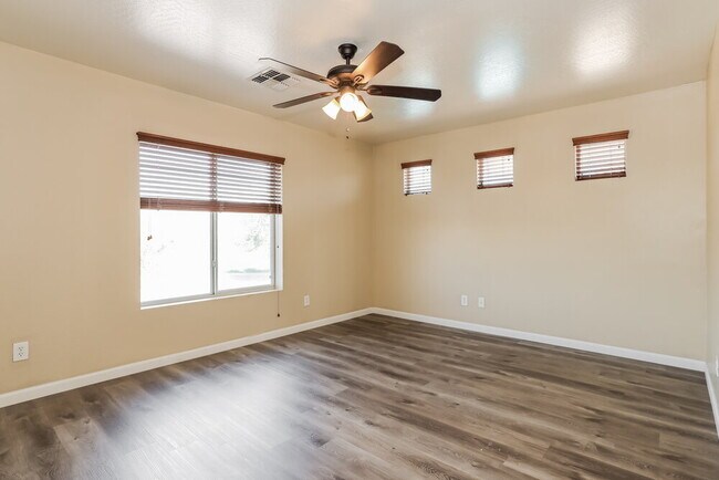 Building Photo - 22678 W Adams Dr