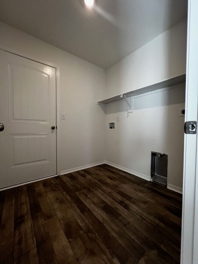 Building Photo - 5120 Red Fox Trl