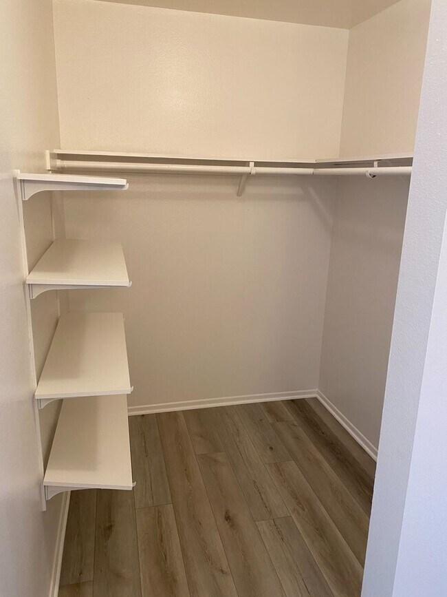 Building Photo - Spacious 4/2 condo available soon!