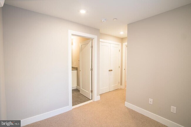 Building Photo - 129 S 49th St
