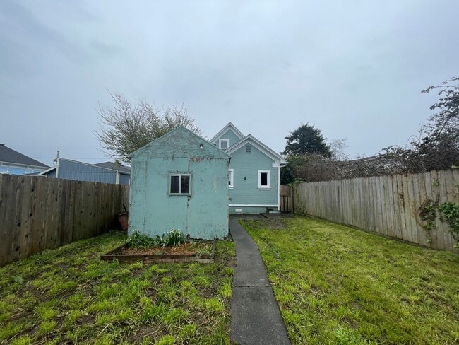 Building Photo - Pet-friendly Victorian Home has Remodeled ...