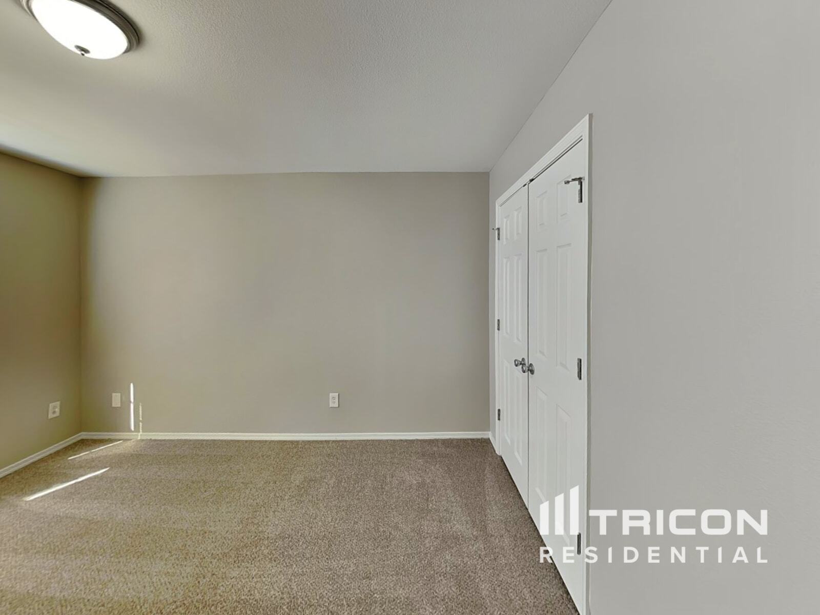 Building Photo - 964 Willow Creek Dr