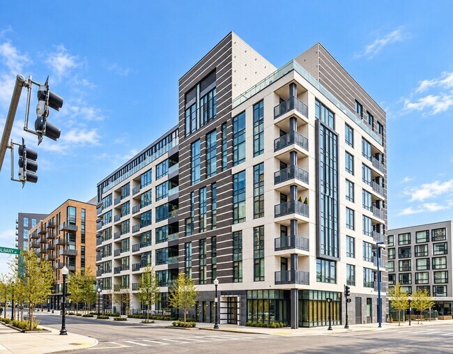 Building Photo - 40 Traveler St