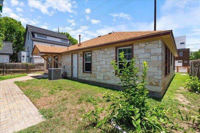 Building Photo - 500 Tillery St