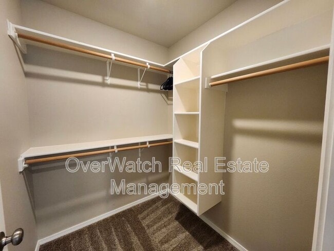 Building Photo - 207 Shageluk St