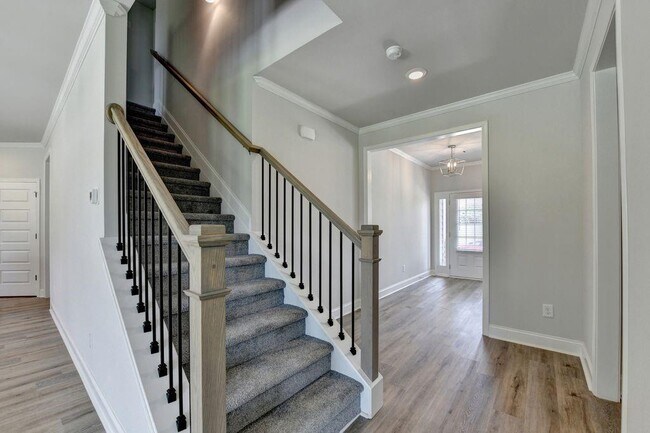 Building Photo - 7309 Yewtree Dr