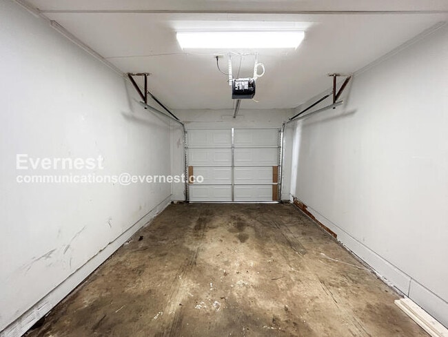 Building Photo - 2463 Montezuma Cir