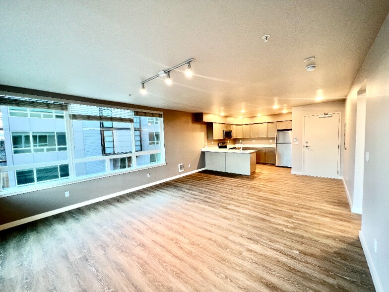 Building Photo - 2330 Yakima Ct