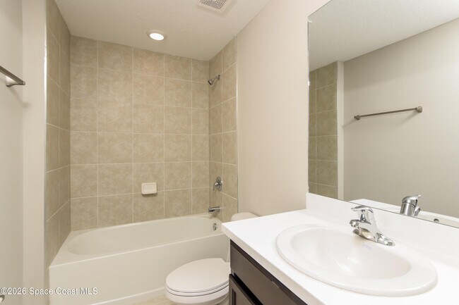 Building Photo - 543 Reading St SE