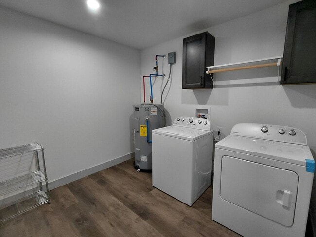 Building Photo - Beautiful home close to post