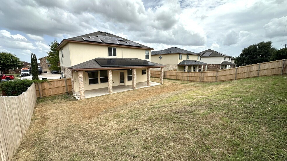 Building Photo - 2303 Scott Dr