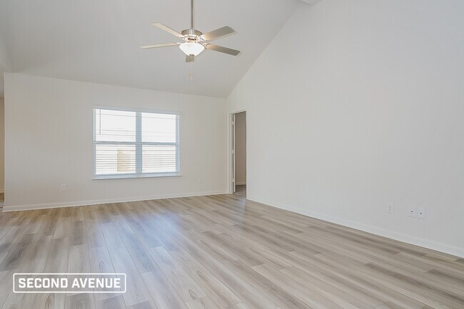 Building Photo - 520 Bennie Leonard St