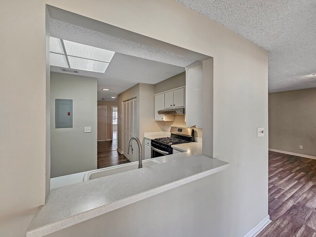 Building Photo - Stylish 2-Bedroom, 2-Bath End-Unit Condo i...