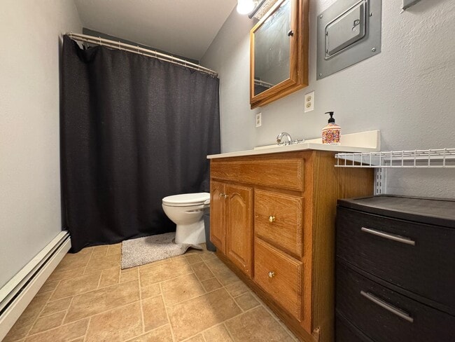 Building Photo - 1469 Redmond Ave