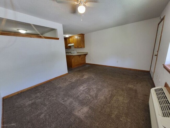 Building Photo - 1405 Neil Ln