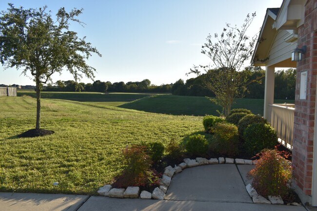 Building Photo - 3526 Lily Ranch Dr