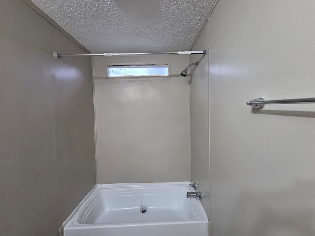 Building Photo - 2956 Lake Park Rd