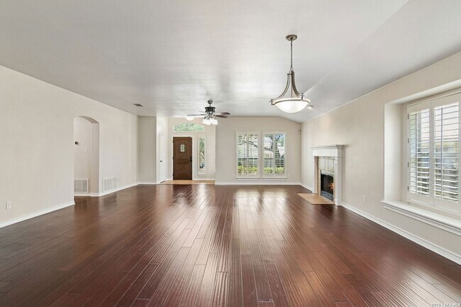 Building Photo - 1303 Bluff Forest