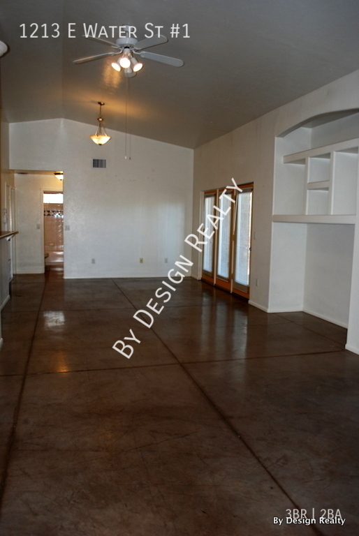 Building Photo - 1213 E Water St