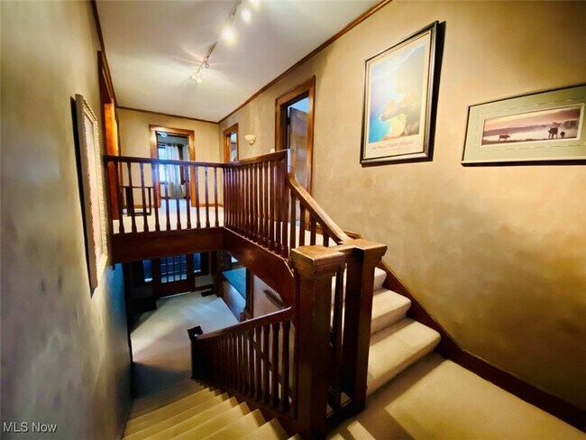 Building Photo - 607 Copley Rd